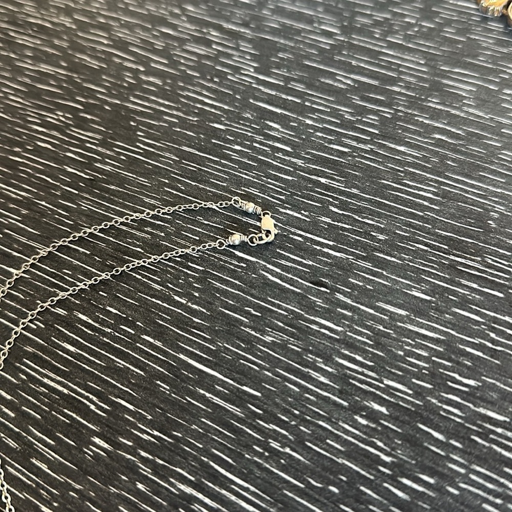 Silver circle necklace - Picture 3 of 3